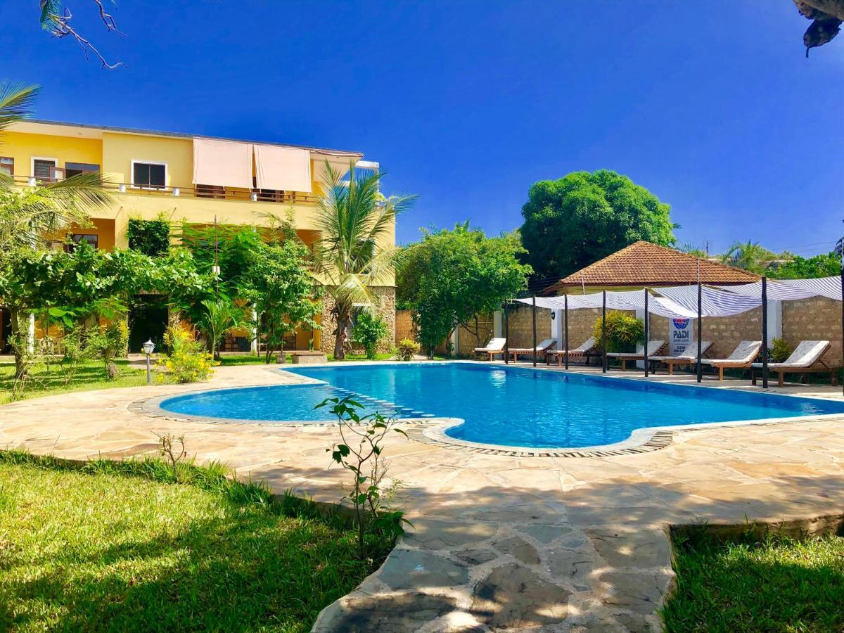 Flametree Beach Homes Diani Beach Exterior photo